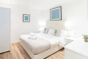 2 Bedroom Flat opposite the main sands - Image 4