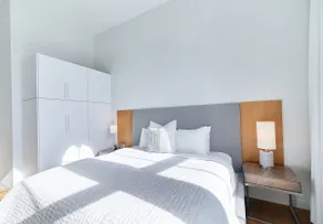 Luxurious 2 Bedroom Loft in Portland’s Art District - Image 4