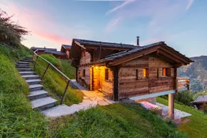 Authentic Swiss Spa Chalet Nesoya Jacuzzi Sauna - Image 3