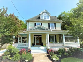 Beautiful Victorian & Porches Historic Cambridge - Image 3