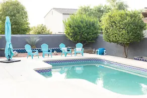La Cabra Casita: Poolside Oasis on an Urban Farm - Image 2