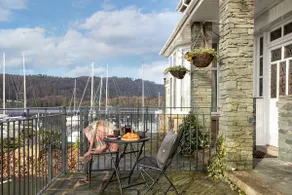 Lakeside Studio on the Lake Shore - Amazing Views - Image 3