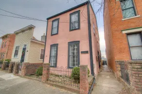 Historic home in the heart of downtown - Image 2