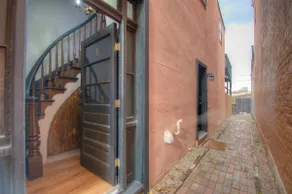 Historic home in the heart of downtown - Image 4