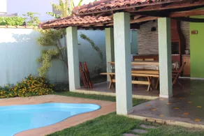 House with pool inside the city in Alterosa - Image 2