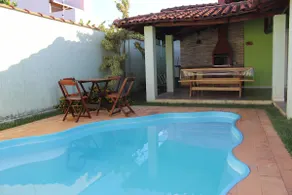 House with pool inside the city in Alterosa - Image 3
