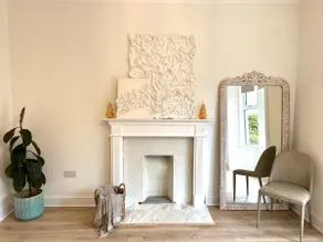 Stylish 3 Bedroom City Retreat - Image 5