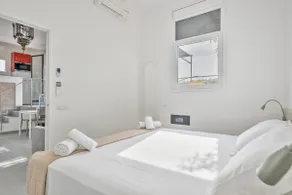 Centrally located penthouse with a private terrace - Image 4