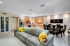 Cozy and Immaculately Clean Home. - Image 5