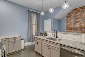 Luxurious 3 BR Apt in the Heart of Springfield - Image 5