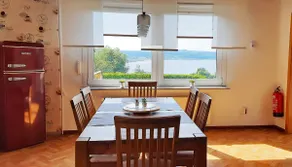 Vacation home with lake view, sauna, pool table, and bikes - Image 4