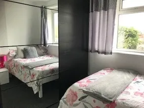 4 Bedroom Cozy Secure Clean House 1 car/van space - Image 2