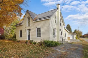 Welcome to Sunnyside-3 Queen Beds 2 Bath-Sandbanks - Image 2