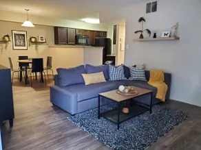Smoke & Pet Free, Washer Dryer, Fireplace, Balcony - Image 5