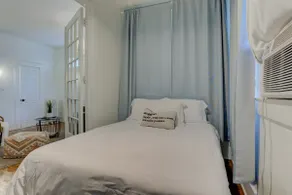 Charming 1900s Studio Near Downtown & Elvis Legacy - Image 2