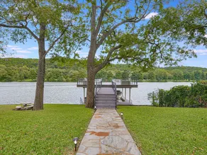 Cottage Near Lake Austin - Image 4