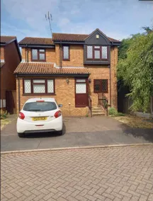 Craigwell - Detached house Staines opposite the River Thames 1 mile to Thorpe Park Resort - Image 2