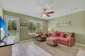 Lake Front Condo with Boat Slip / Unit 9 / Close to Bathhouse Row and Oaklawn! - Image 2