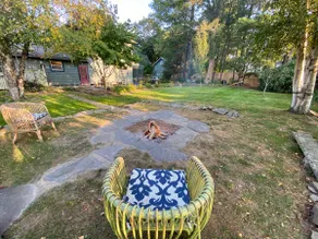 Lovely 3 Bdrm Retreat with Beautiful Backyard - Image 2