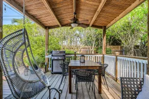 Bluescape: Relaxing getaway home 3 min from beach! - Image 2
