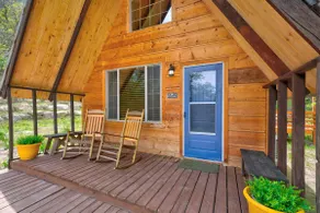 Cabin · Cozy Private Mountain Cabin on 1,000 acre property - Image 3