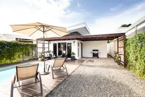 Modern Stylist 3 BR Beach House, w/Private Pool & Fast WiFi. - Image 2
