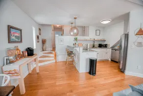 Mini Midtown Guesthome - Minutes to everything! - Image 4