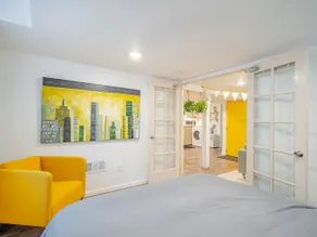 Bright, Clean & Spacious 2 Bed apt. Pets Welcome! - Image 4