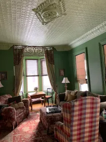 Beautiful Victorian in Historic District - Image 2