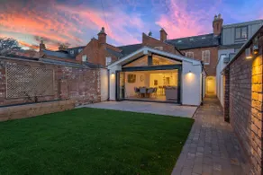 Total luxury in the heart of Stratford upon Avon  - Image 2