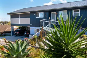 User-friendly, efficiently designed two-bedroom modern apartment in Meningie - Image 5