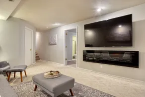 Modern Farmhouse: Hot Tub, Fire Pit & Family Fun! - Image 3