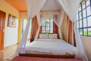 Villa (3) Del Sol: Lake Front. Queen bed. - Image 4