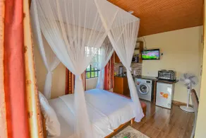 Villa (3) Del Sol: Lake Front. Queen bed. - Image 5