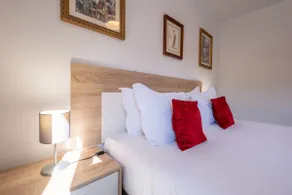One-bedroom apartment with pool | Villa Montês - Image 4