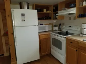 Clean and cozy studio - Image 3