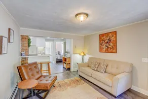 ~Sutton Suite~Cute! Best location! - Image 5