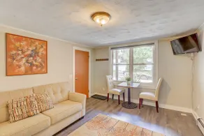 ~Sutton Suite~Cute! Best location! - Image 4