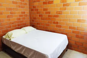 Basic apartment with air conditioning - Image 5
