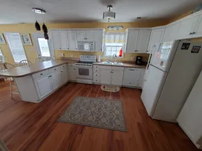 Myrtle Beach House-100 steps to beach sleeps 15. - Image 3