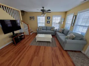 Myrtle Beach House-100 steps to beach sleeps 15. - Image 2