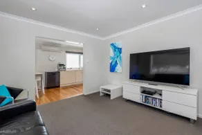 DOTTIES HOUSE HOBART - Image 4