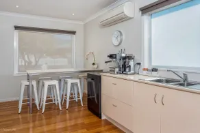DOTTIES HOUSE HOBART - Image 5