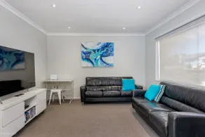 DOTTIES HOUSE HOBART - Image 3