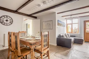 Large flat in old Mill - hot tub, garden & parking - Image 3