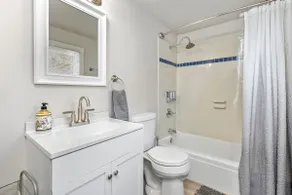 Fenced Yard - Stylish, Comfy Home: Walk Downtown - Image 3