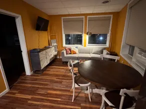 Downtown Apartment just minutes from everything. - Image 2