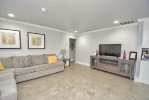 Spacious 7BR Retreat – Near Downtown & Six Flag7 - Image 3
