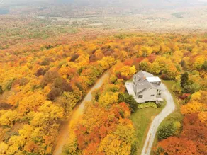 Vermont`s Mountain Villa: Hot tub, Ski views, Pet+ - Image 2