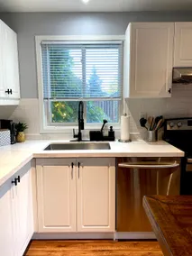 Beautiful Renovated Beach Cottage Home - Image 5